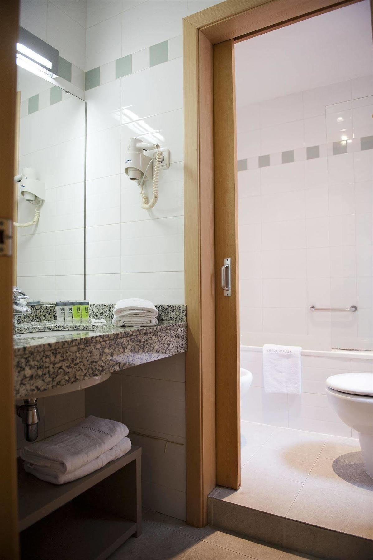 Aspasios Plaza Real Apartments Барселона Номер фото