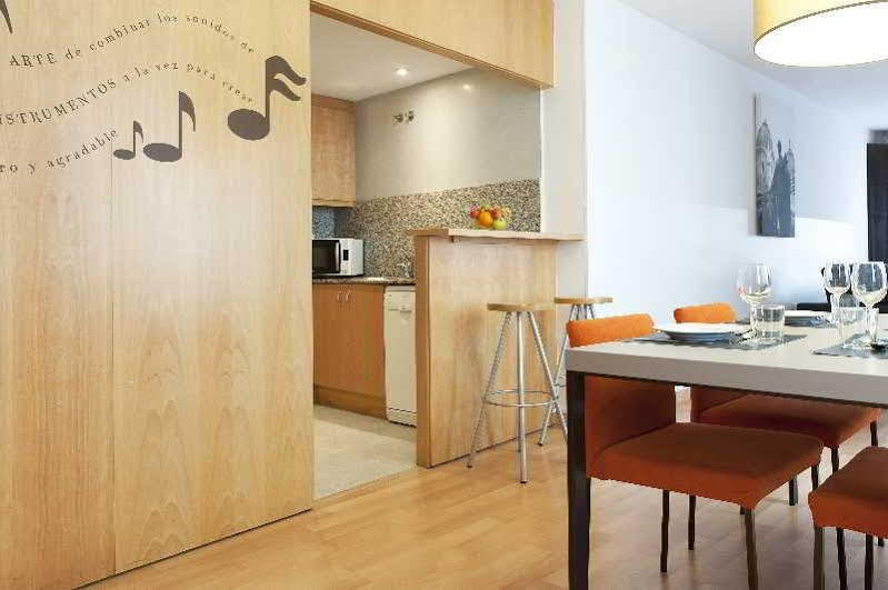 Aspasios Plaza Real Apartments Барселона Экстерьер фото